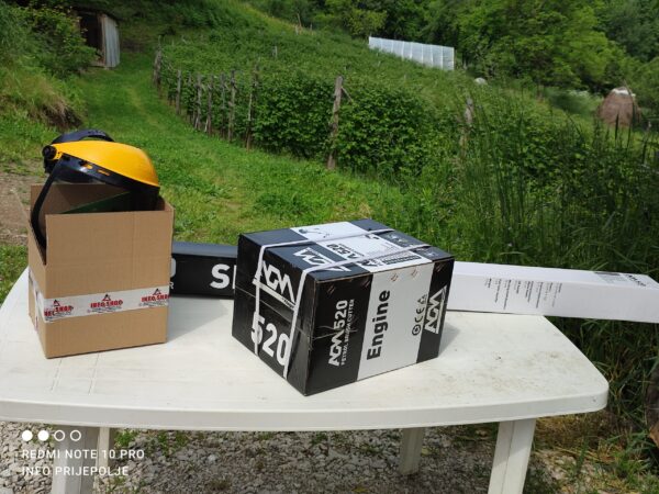 AGM 520 za 2024god. Trimer motorni za travu  sa poklon paketom
