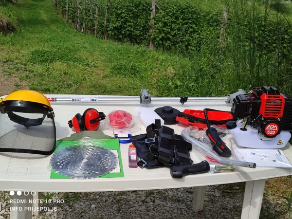 AGM 520 za 2024god. Trimer motorni za travu  sa poklon paketom